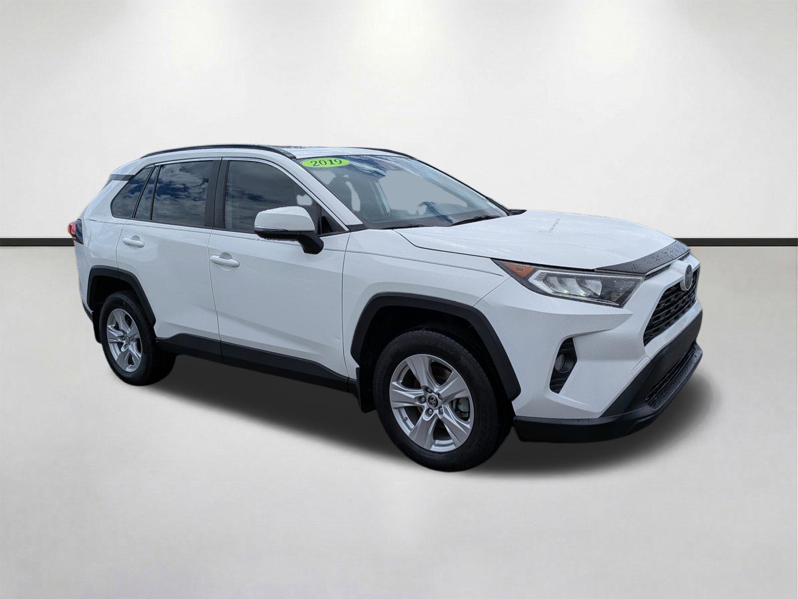 Used 2019 Toyota RAV4 XLE w/ Convenience Package image 1