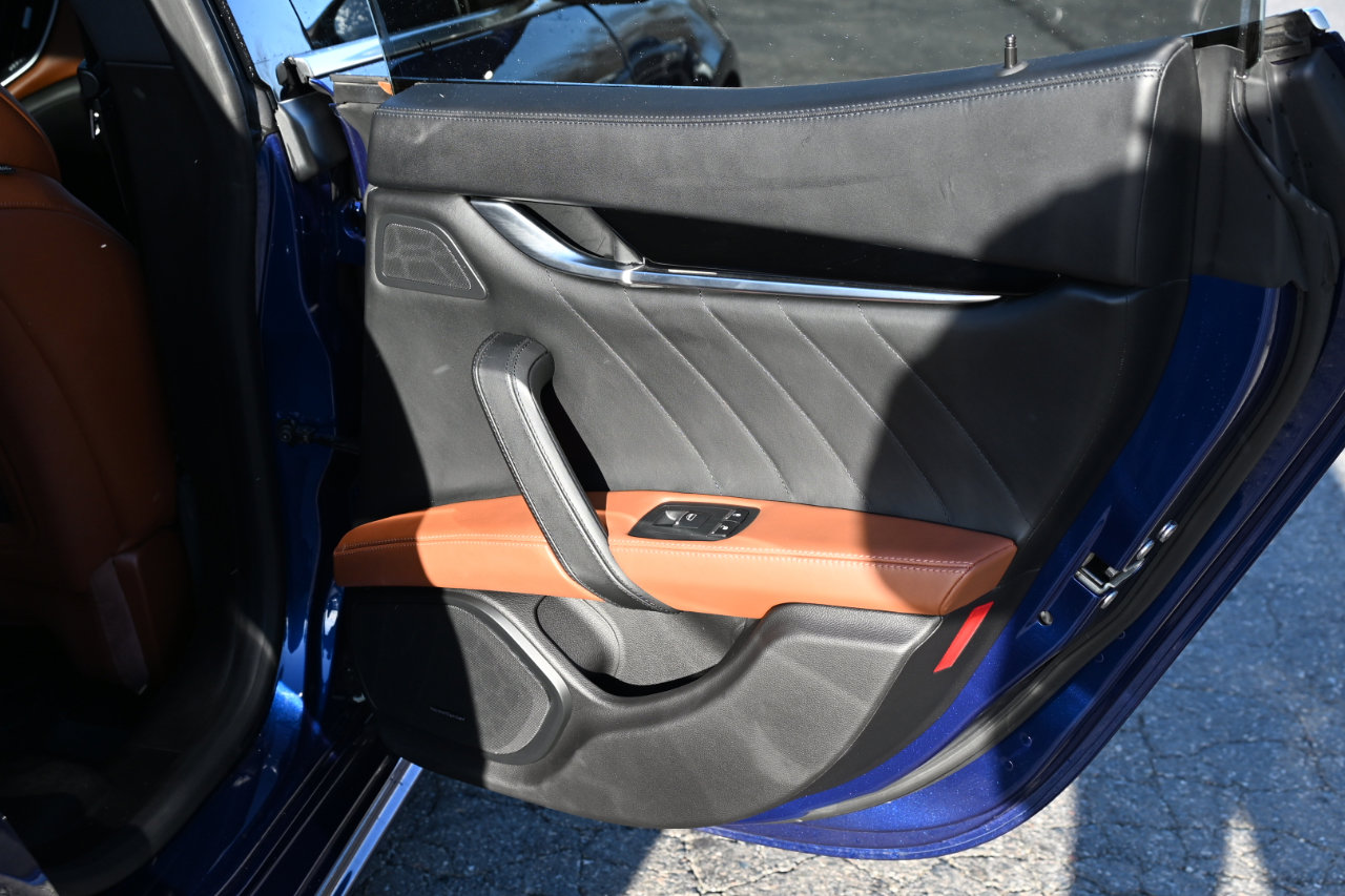 Used 2020 Maserati Ghibli S GranSport Q4 image 31