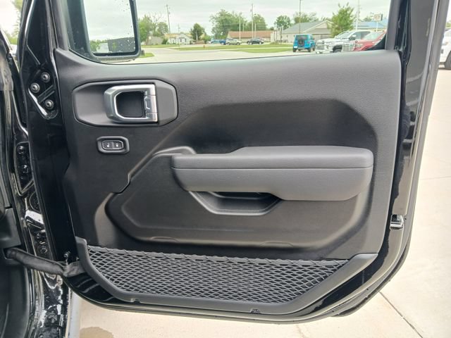 New 2026 Jeep Wrangler Unlimited Rubicon AWD/4WD image 16
