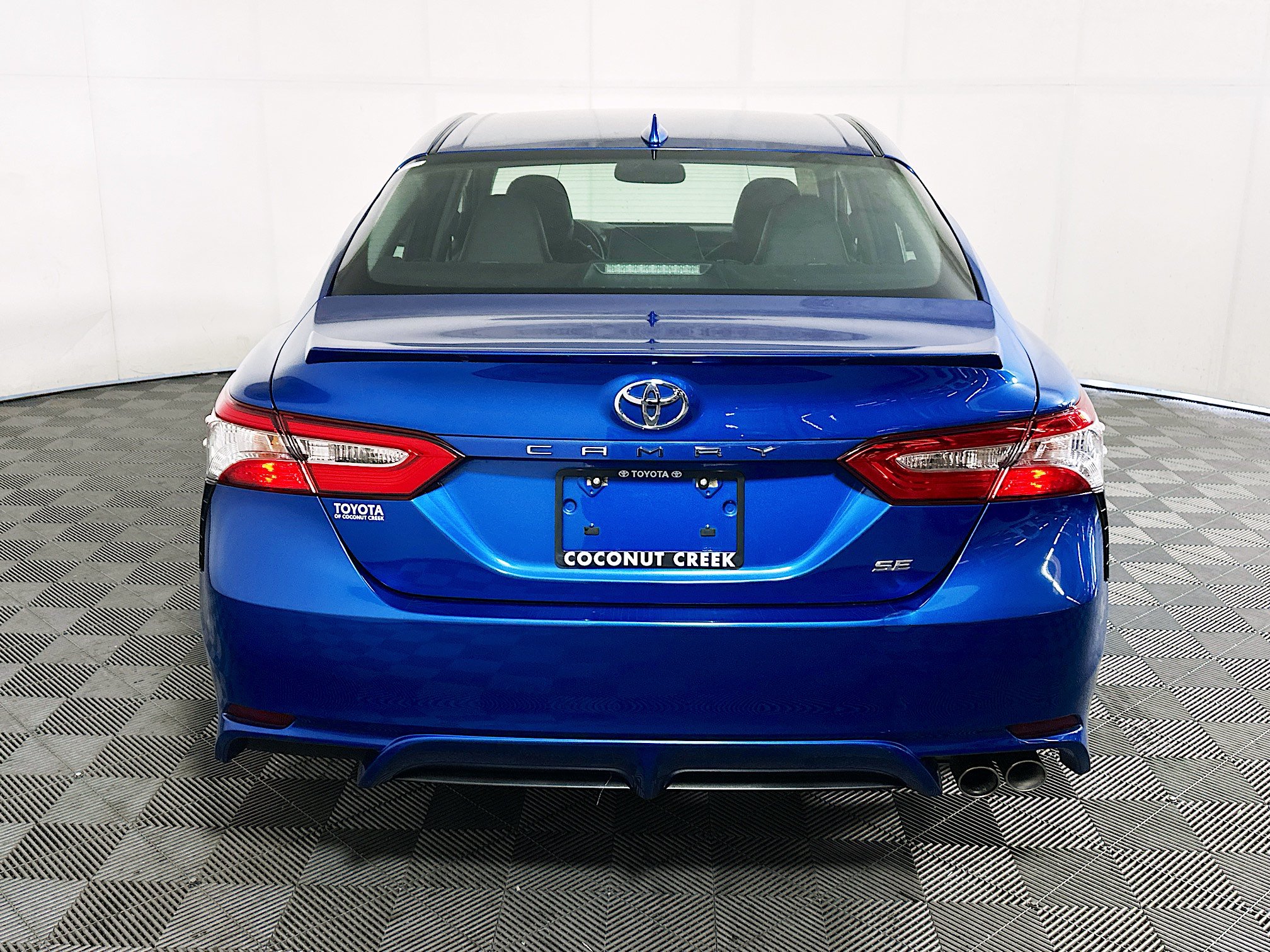 Used 2020 Toyota Camry SE w/ Audio Package FWD image 4