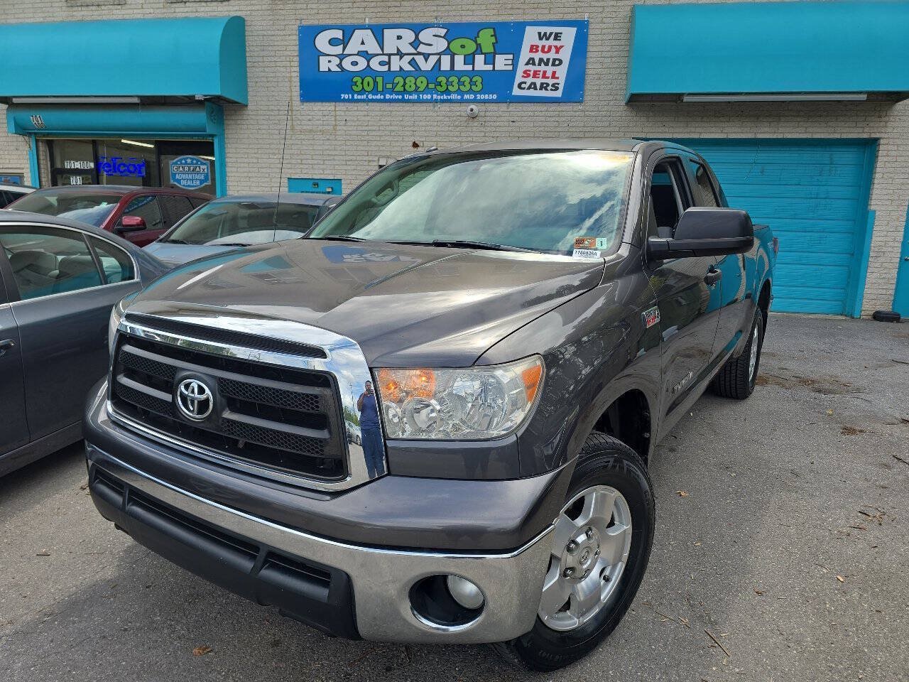 Used 2012 Toyota Tundra 4x4 Double Cab w/ TRD Off-Road Pkg image 2