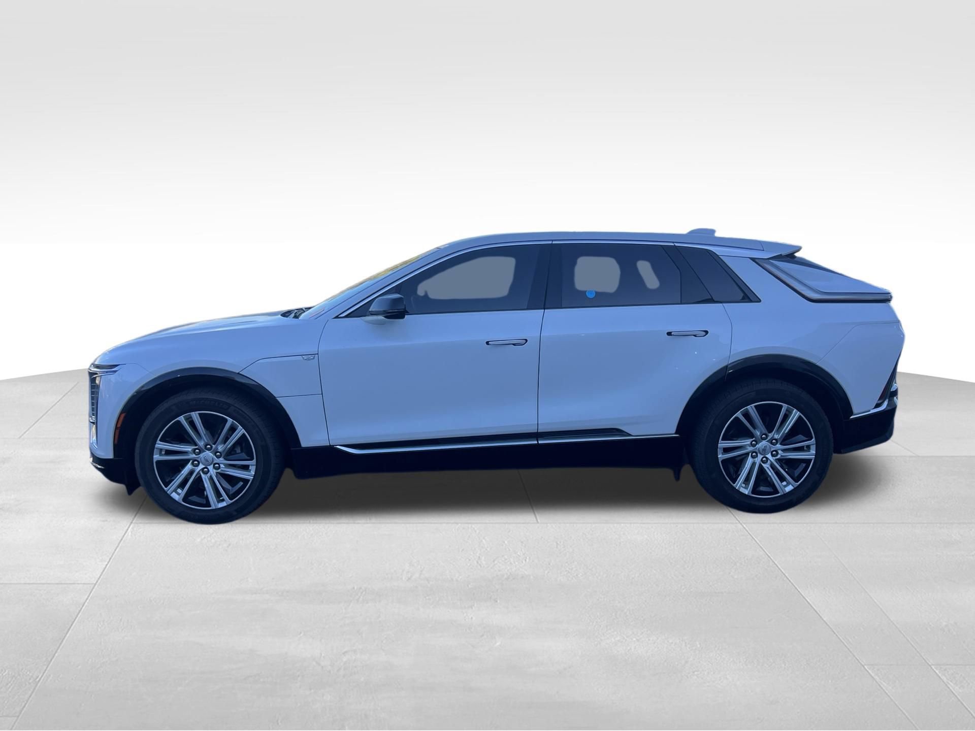 Used 2024 Cadillac Lyriq Tech AWD/4WD image 8