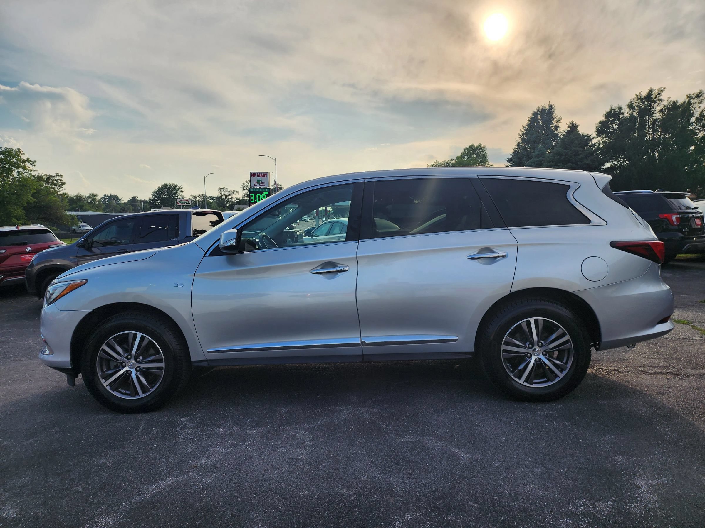 Used 2018 INFINITI QX60 Luxe AWD/4WD image 4