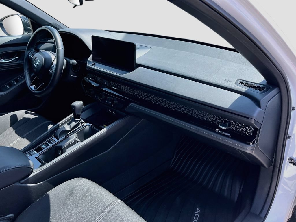 Used 2025 Honda Accord Sport image 31