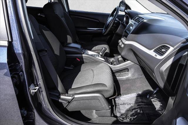 Used 2020 Dodge Journey SE image 24