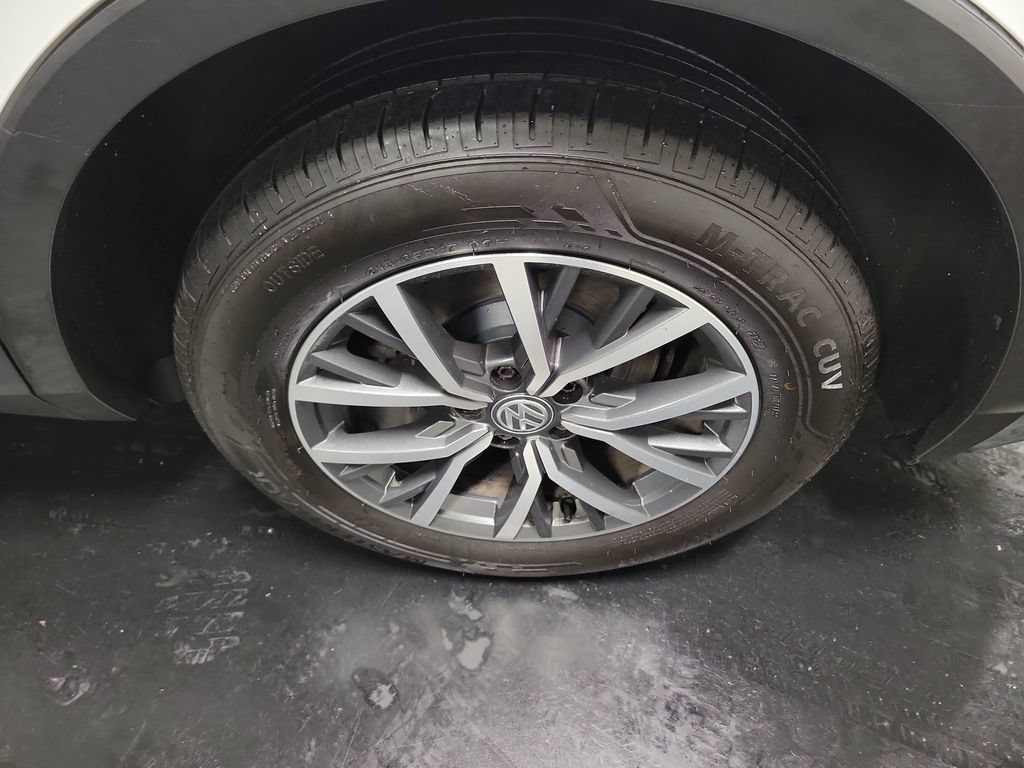 Used 2019 Volkswagen Tiguan SE w/ Panoramic Sunroof Package FWD image 13