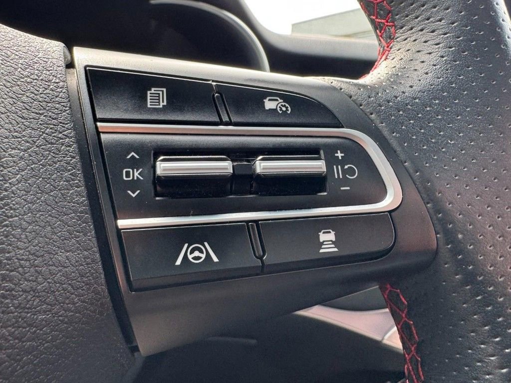 Used 2023 Kia Stinger GT2 image 18