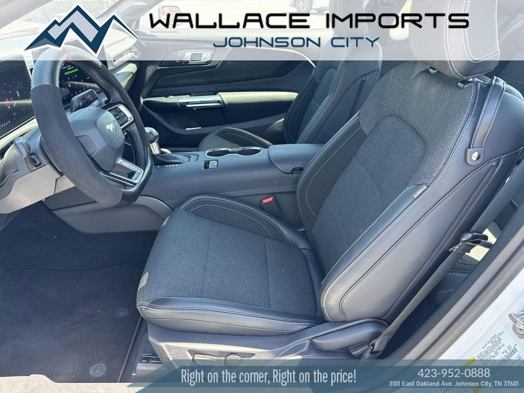 Used 2025 Ford Mustang GT RWD image 14
