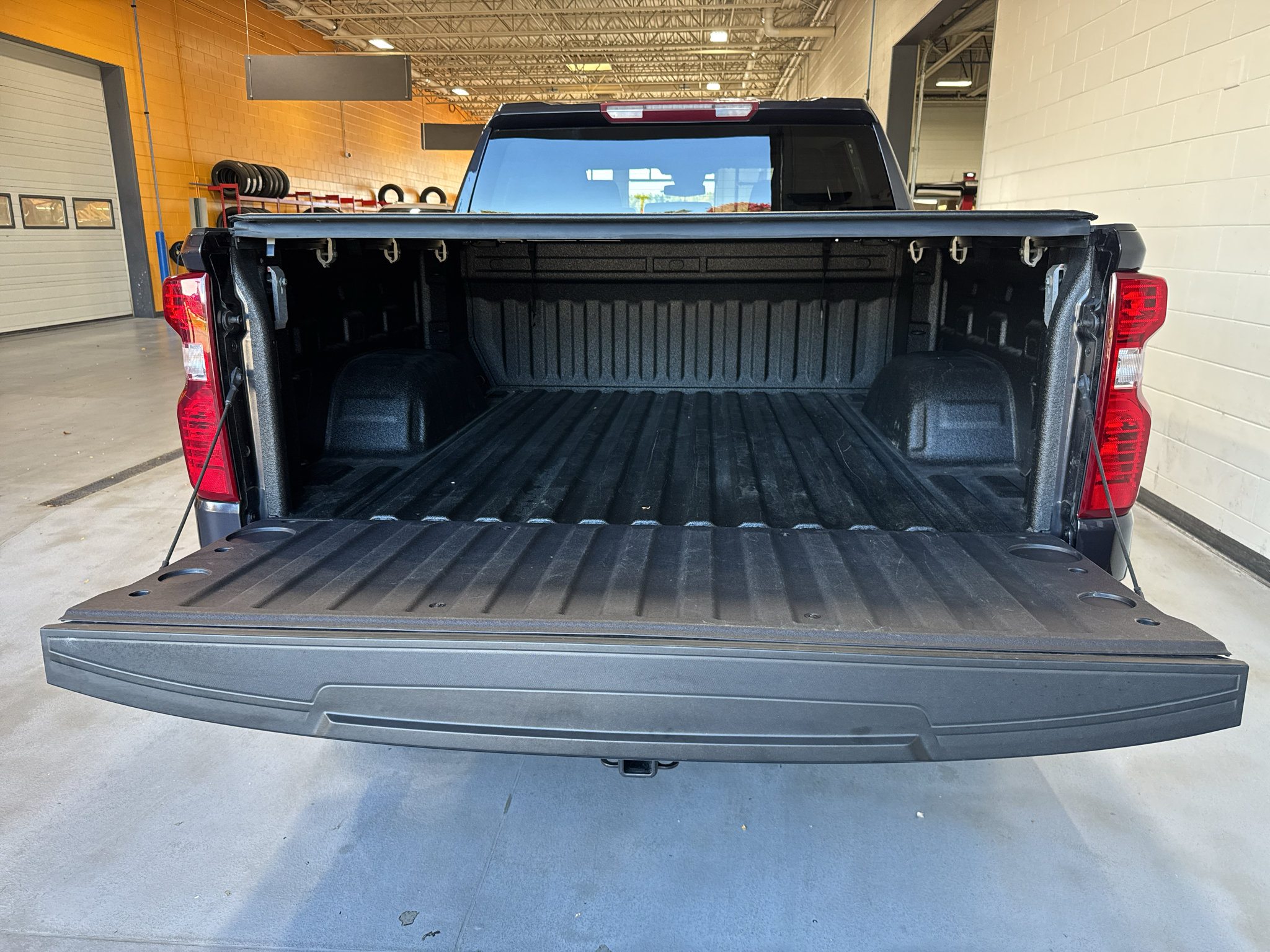 Used 2023 Chevrolet Silverado 1500 LT AWD/4WD image 20