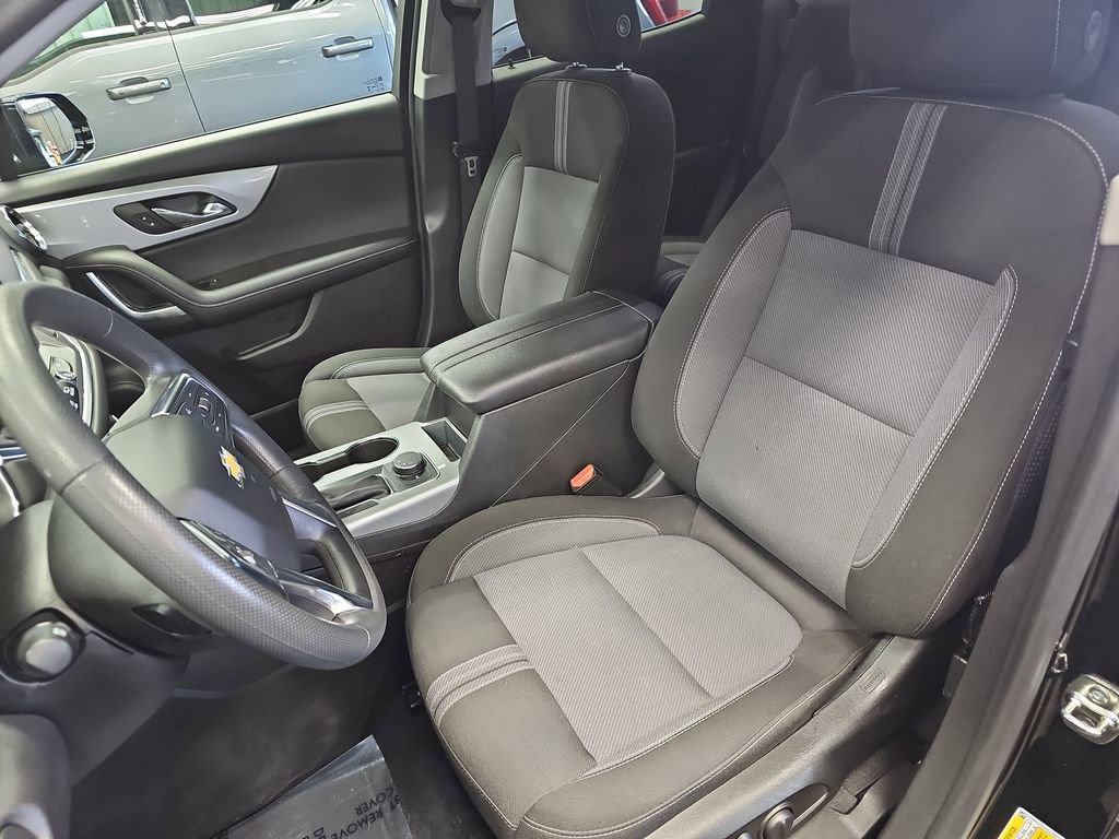 Used 2025 Chevrolet Blazer LT FWD image 14