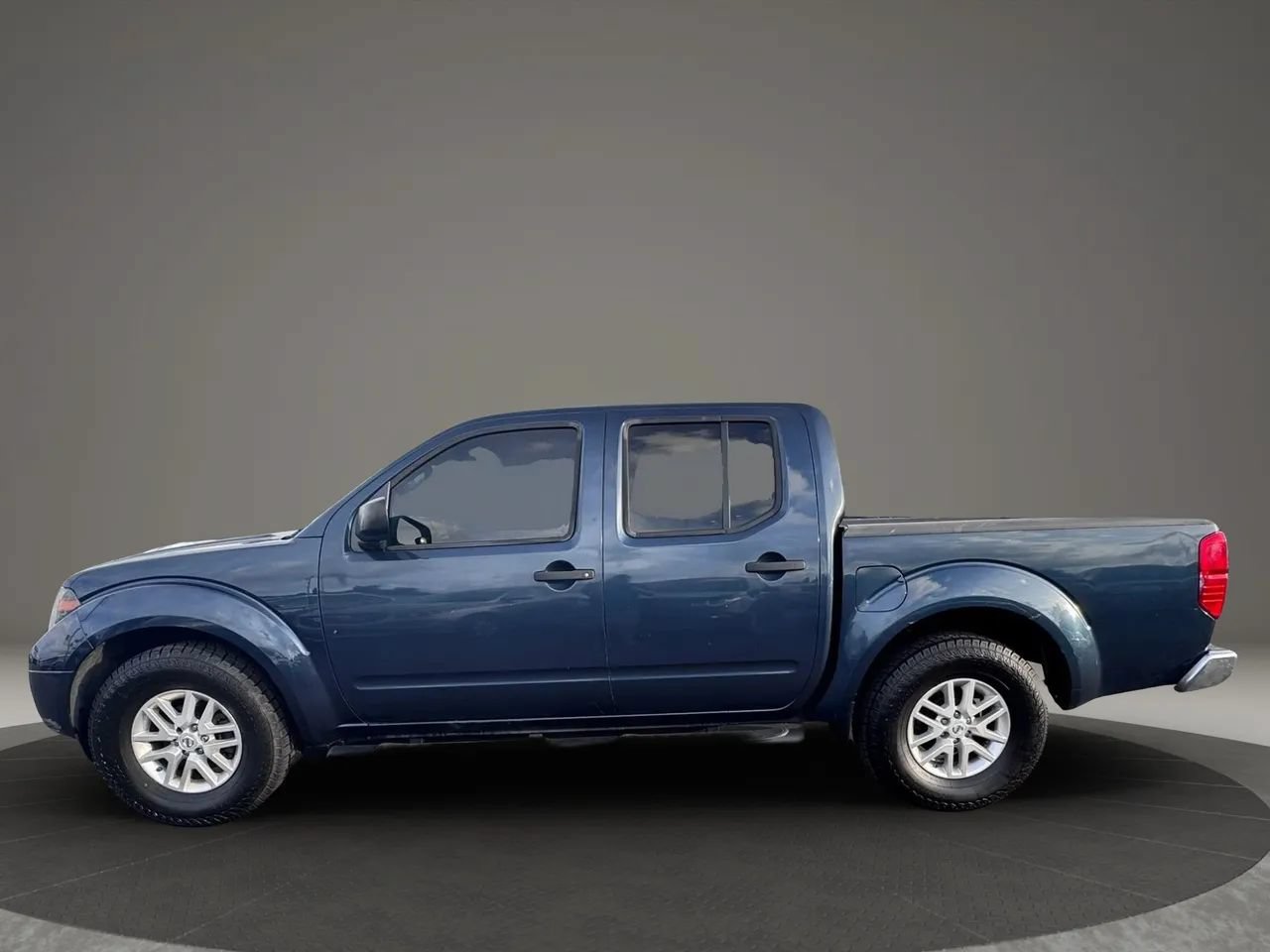 Used 2016 Nissan Frontier SV RWD image 4