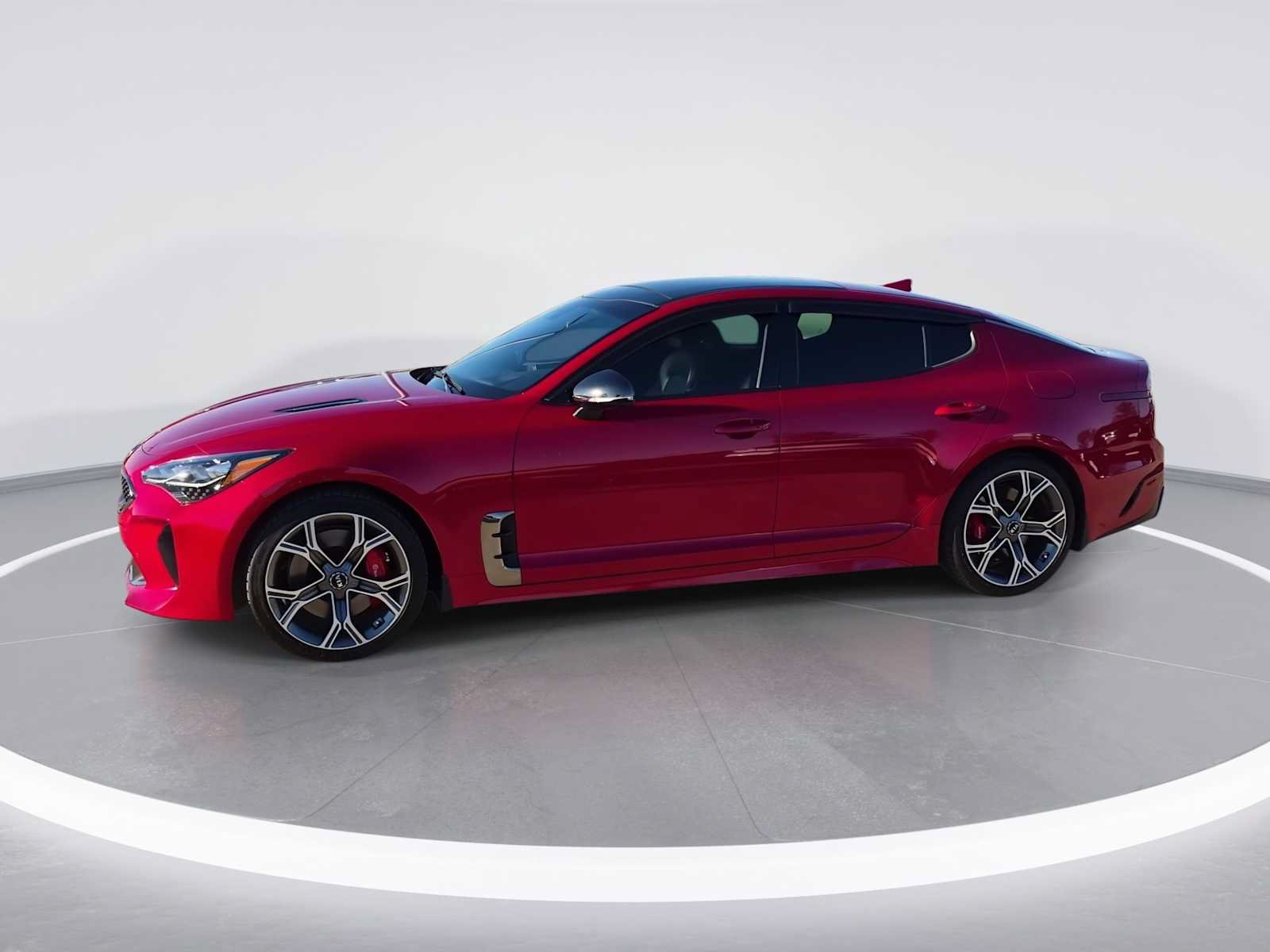 Used 2019 Kia Stinger GT2 AWD/4WD image 4