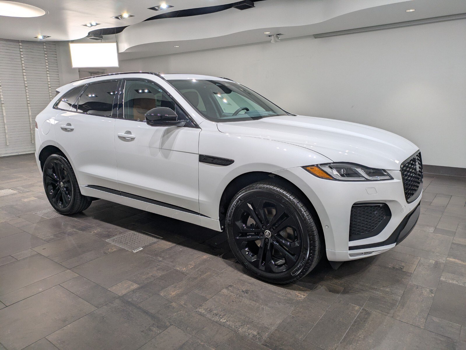 New 2026 Jaguar F-PACE R-Dynamic S AWD/4WD image 28