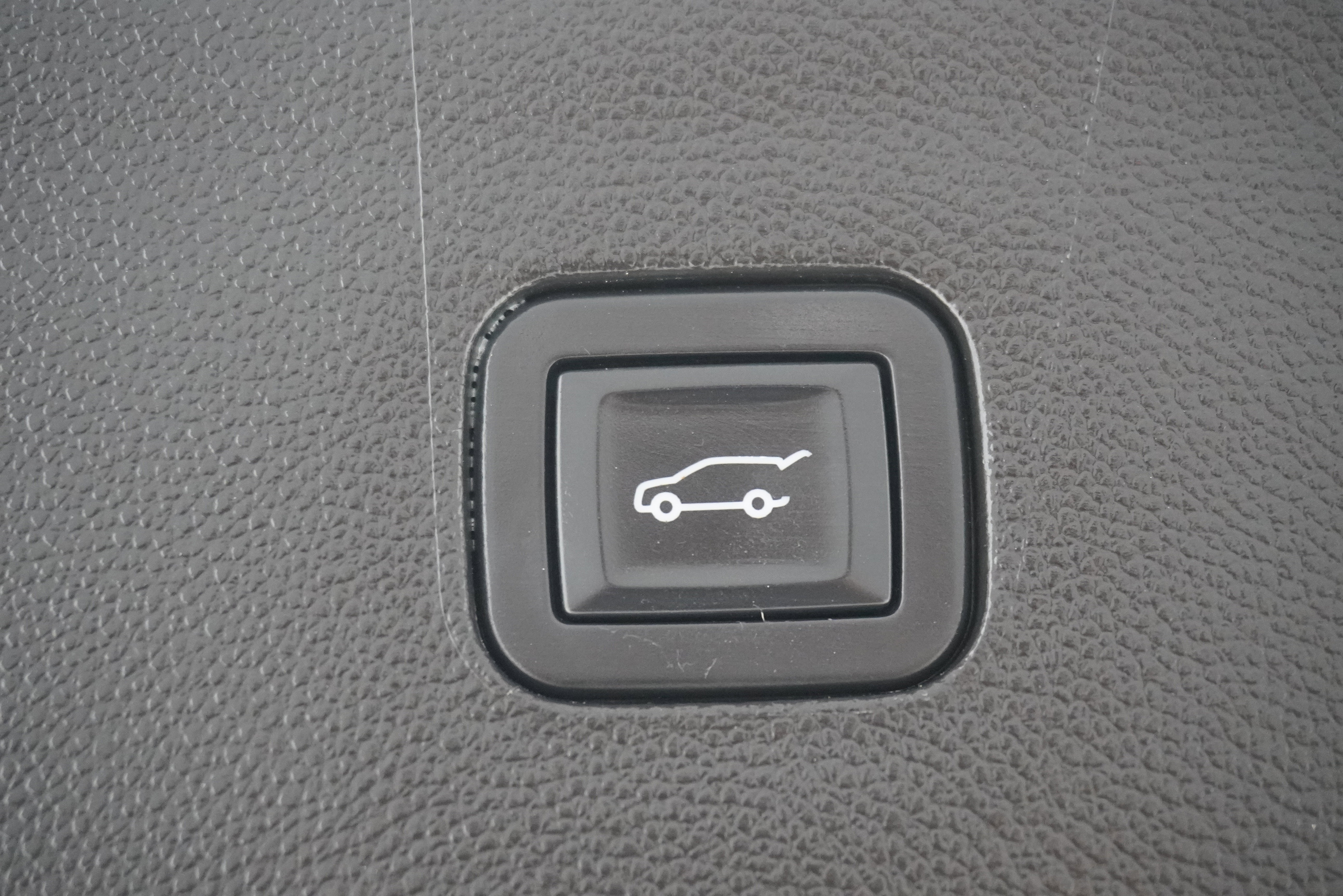Used 2019 Buick Enclave Essence FWD image 29