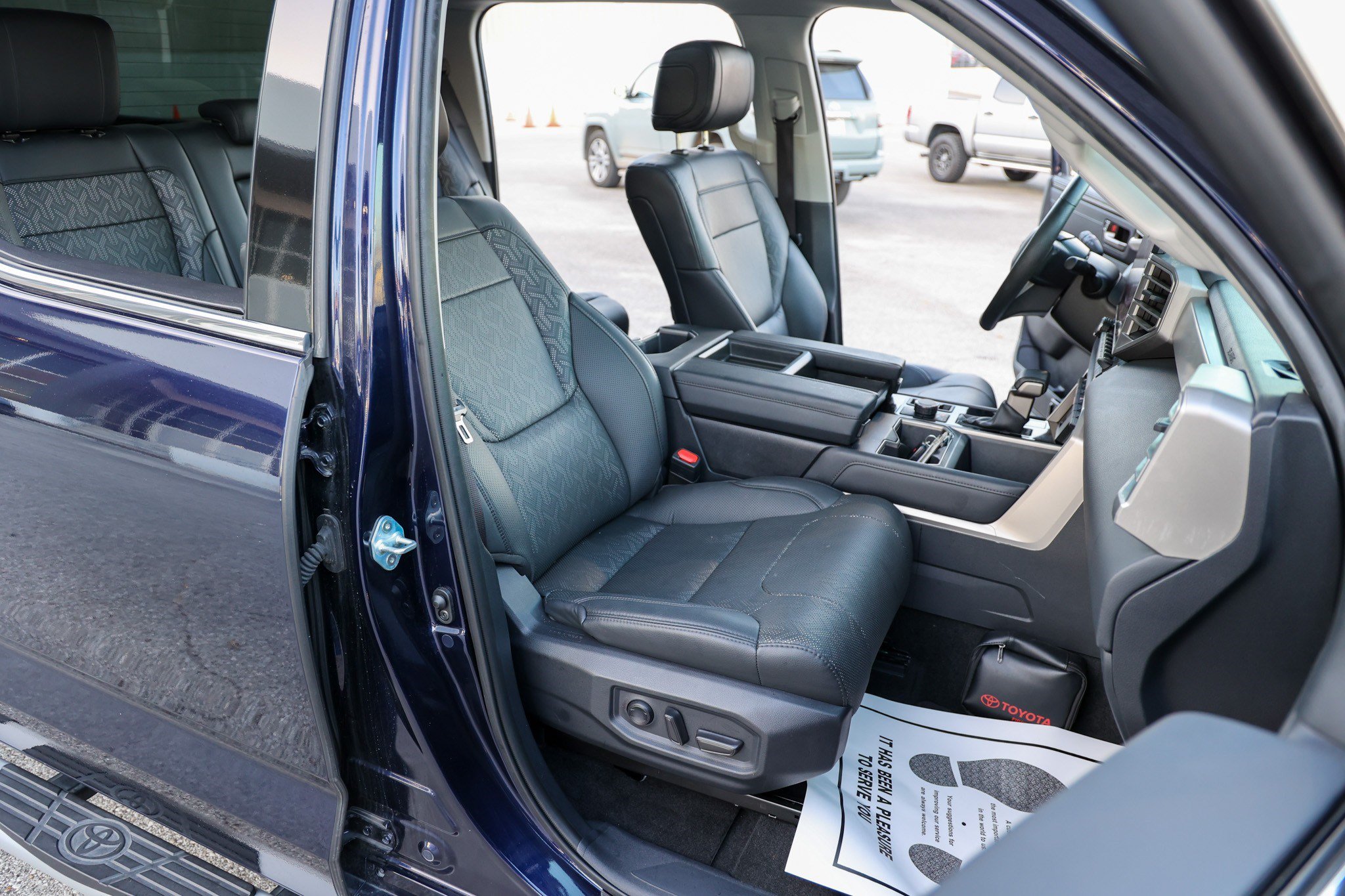 Used 2023 Toyota Tundra Limited AWD/4WD image 48
