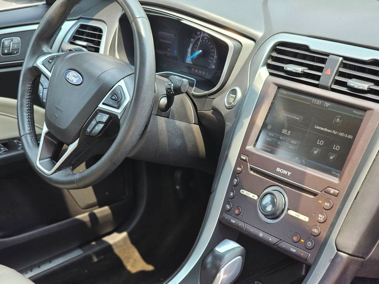 Used 2016 Ford Fusion Titanium FWD image 18