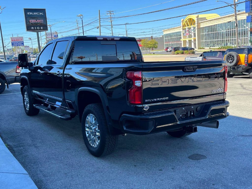 Certified 2024 Chevrolet Silverado 2500 High Country w/ High Country Premium Package AWD/4WD image 5