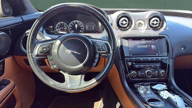Used 2017 Jaguar XJ L Portfolio AWD/4WD image 20