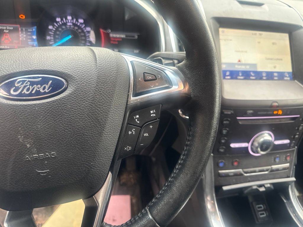 Used 2019 Ford Edge Titanium w/ Equipment Group 301A AWD/4WD image 15