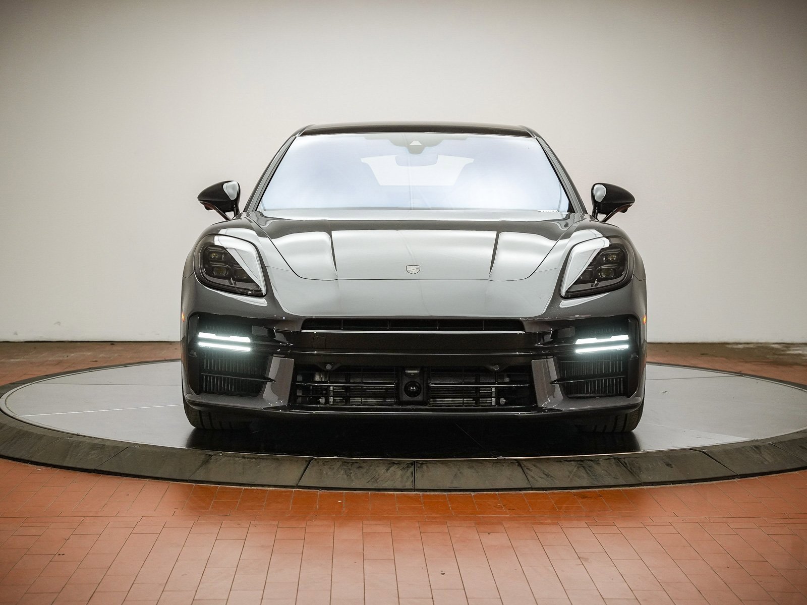Certified 2025 Porsche Panamera Turbo image 7