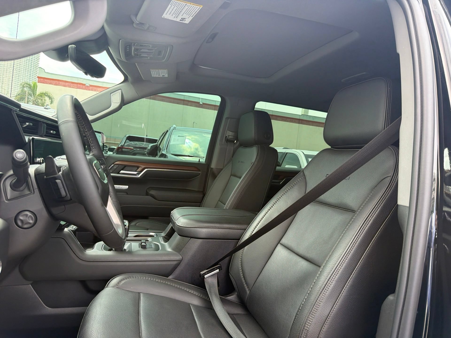 Used 2023 GMC Sierra 1500 Denali w/ Denali Reserve Package AWD/4WD image 8