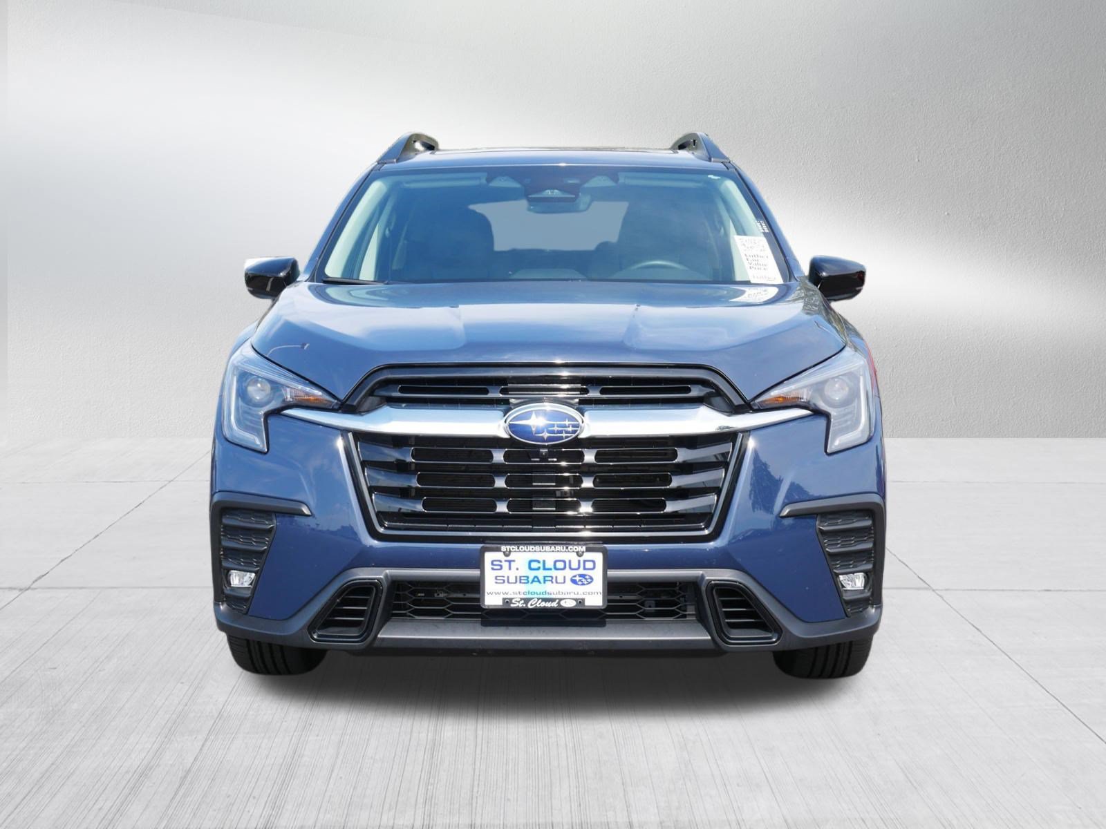 Used 2025 Subaru Ascent Limited w/ Popular Package #2 AWD/4WD image 2