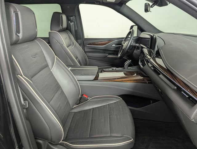 Used 2023 Cadillac Escalade Premium Luxury image 23