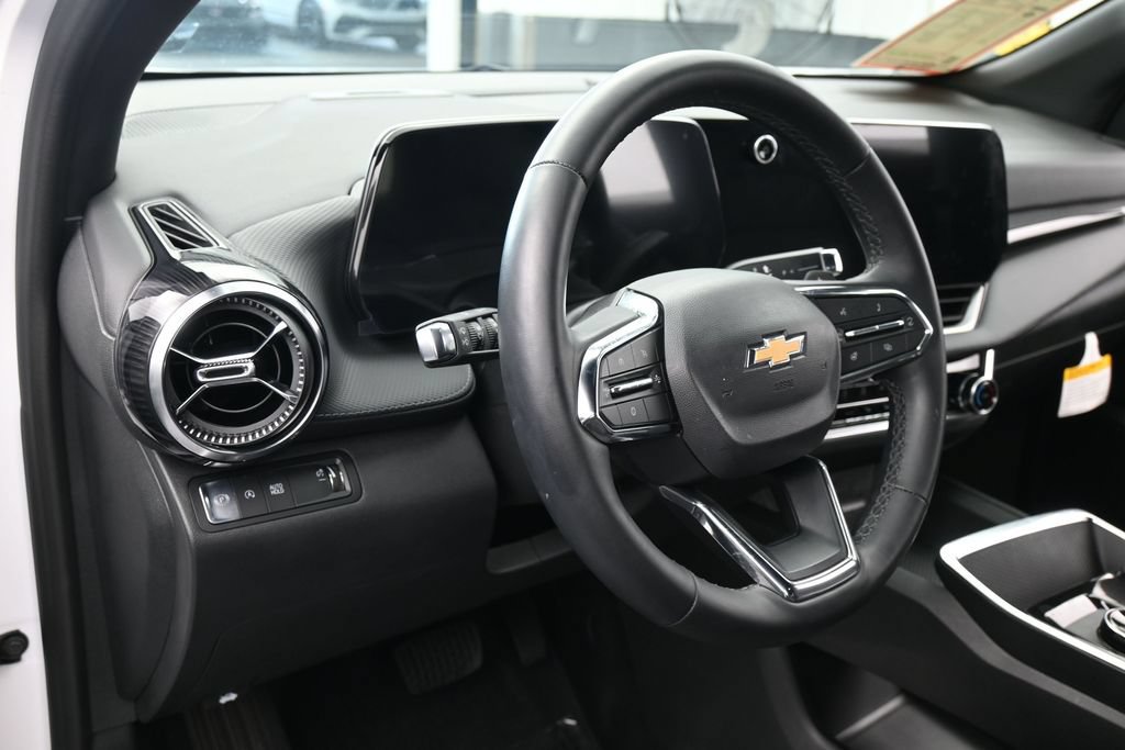 Used 2026 Chevrolet Equinox LT FWD image 15
