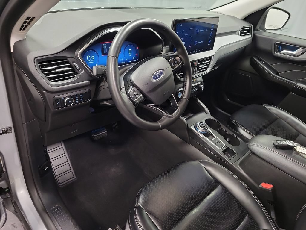 Used 2024 Ford Escape Platinum AWD/4WD image 16