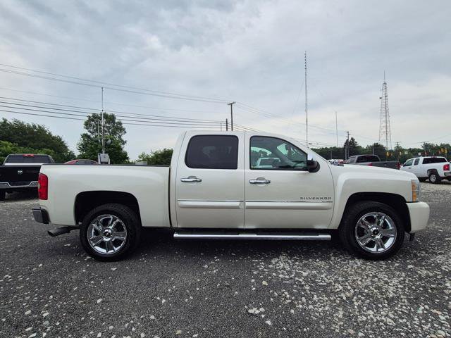 Used 2013 Chevrolet Silverado 1500 LTZ w/ LTZ White Diamond Edition image 4