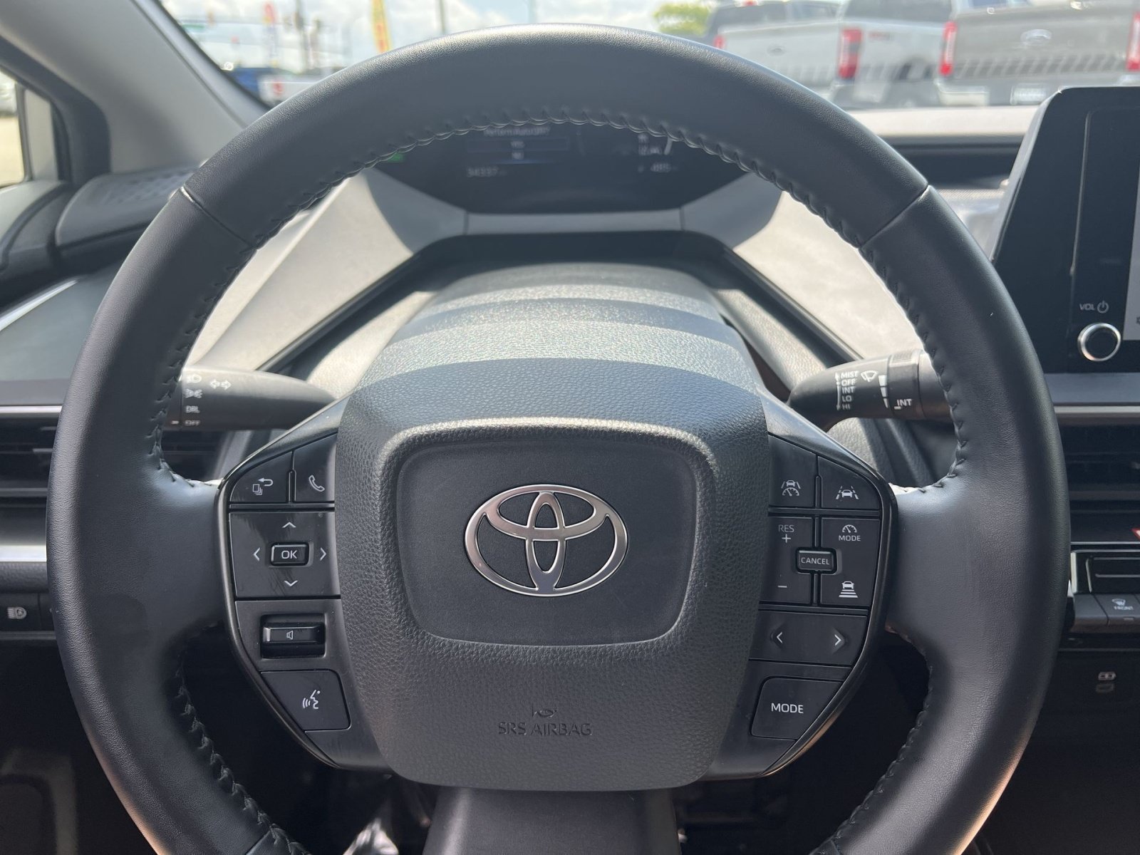 Used 2025 Toyota Prius LE AWD/4WD image 16