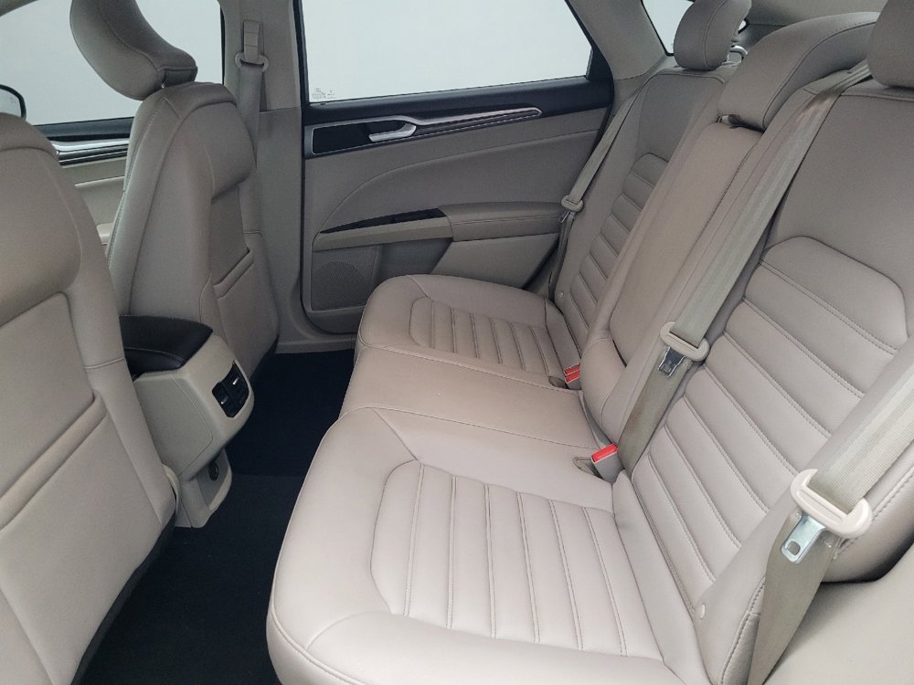 Used 2019 Ford Fusion SEL image 18