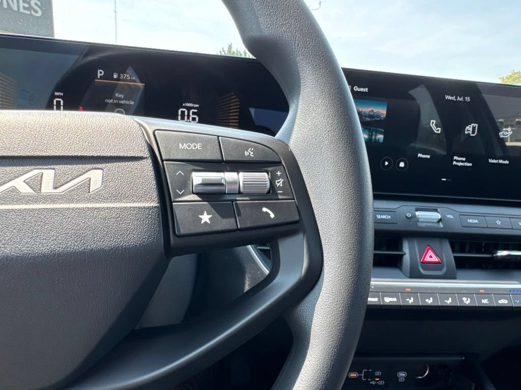 New 2026 Kia K4 FWD image 17
