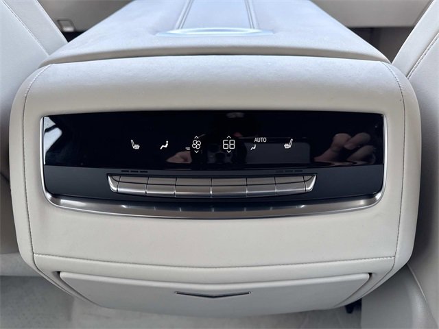 Used 2025 Cadillac Escalade Sport Platinum w/ LPO, ONYX Package image 19