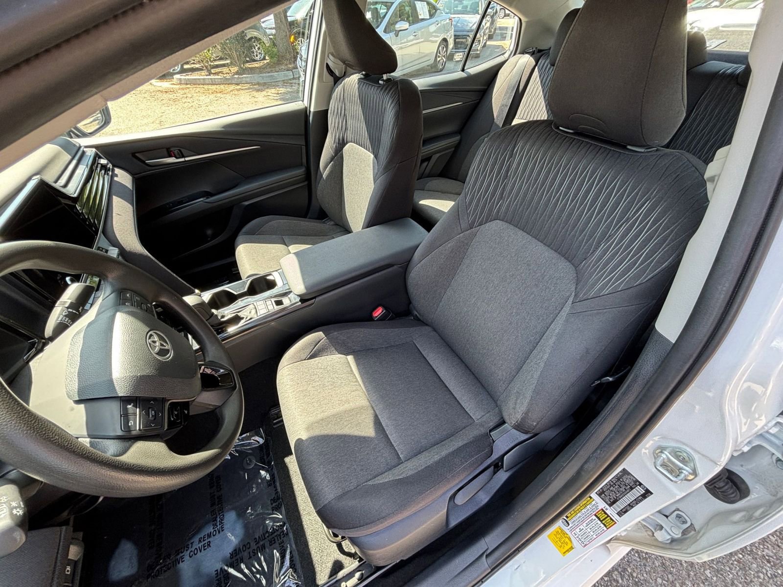 Used 2025 Toyota Camry LE FWD image 32