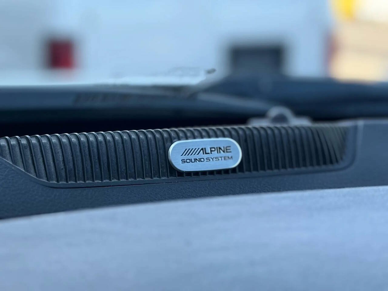 Used 2018 RAM 1500 Laramie w/ Convenience Group AWD/4WD image 29