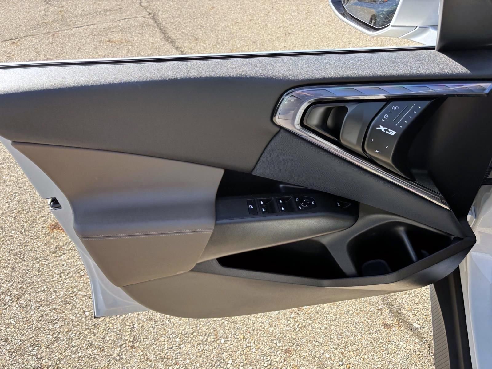 Used 2025 BMW X3 xDrive30i image 11