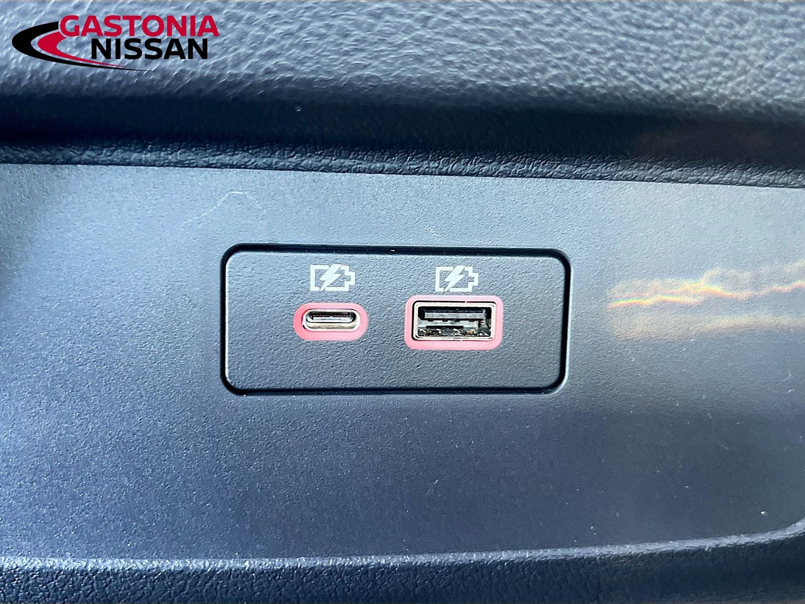 Used 2022 Nissan Frontier SV image 32