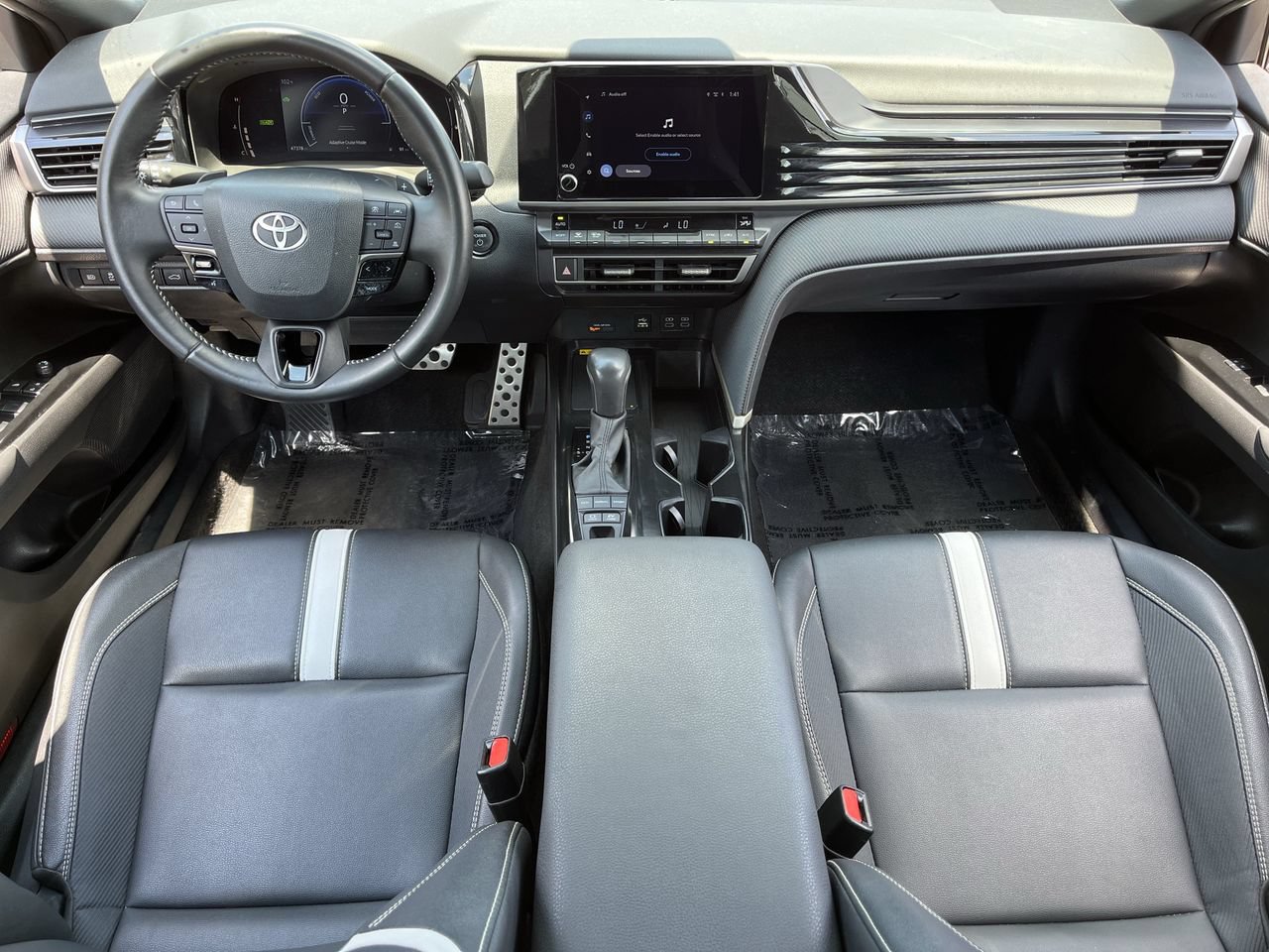 Used 2025 Toyota Camry SE FWD image 9