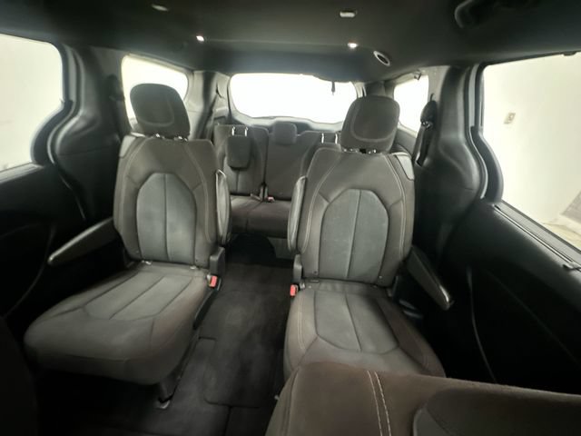 Used 2021 Chrysler Pacifica Touring w/ S Appearance Package FWD image 24