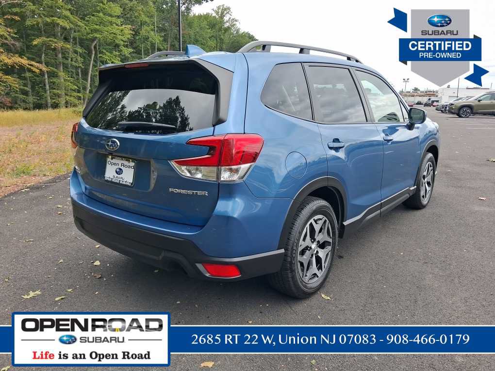Certified 2023 Subaru Forester Premium AWD/4WD image 3