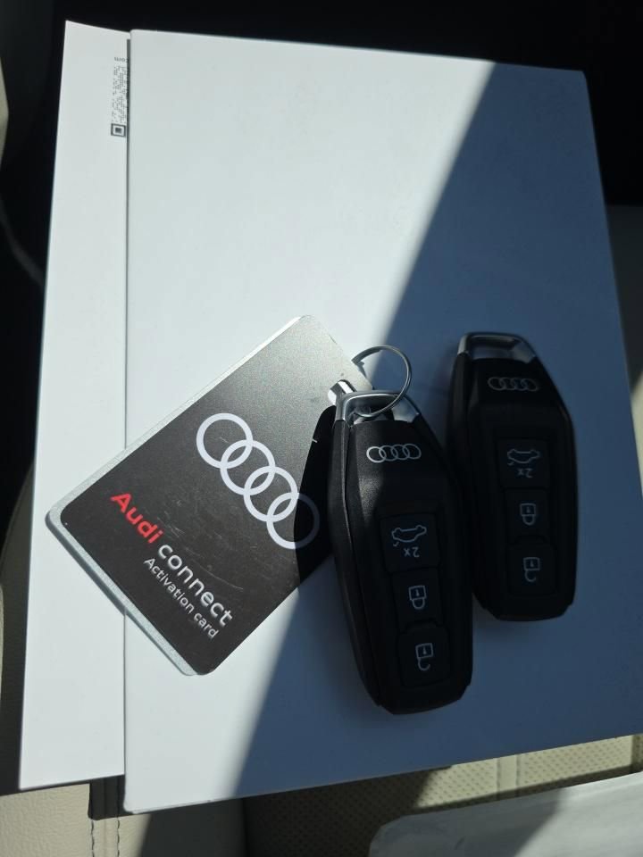 Used 2025 Audi Q6 e-tron Premium Plus w/ Premium Plus AWD/4WD image 7