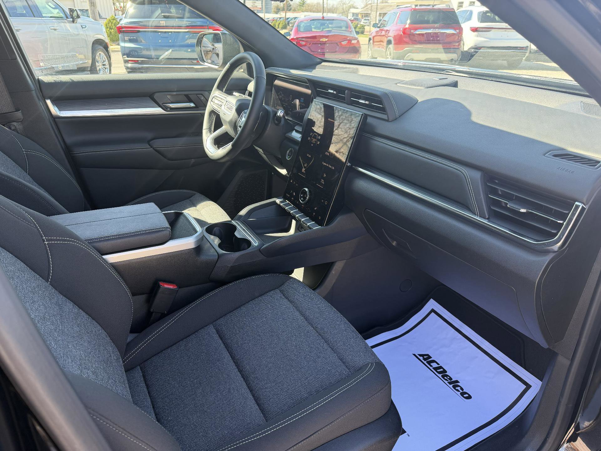 Used 2025 GMC Terrain Elevation w/ Technology Package II image 15