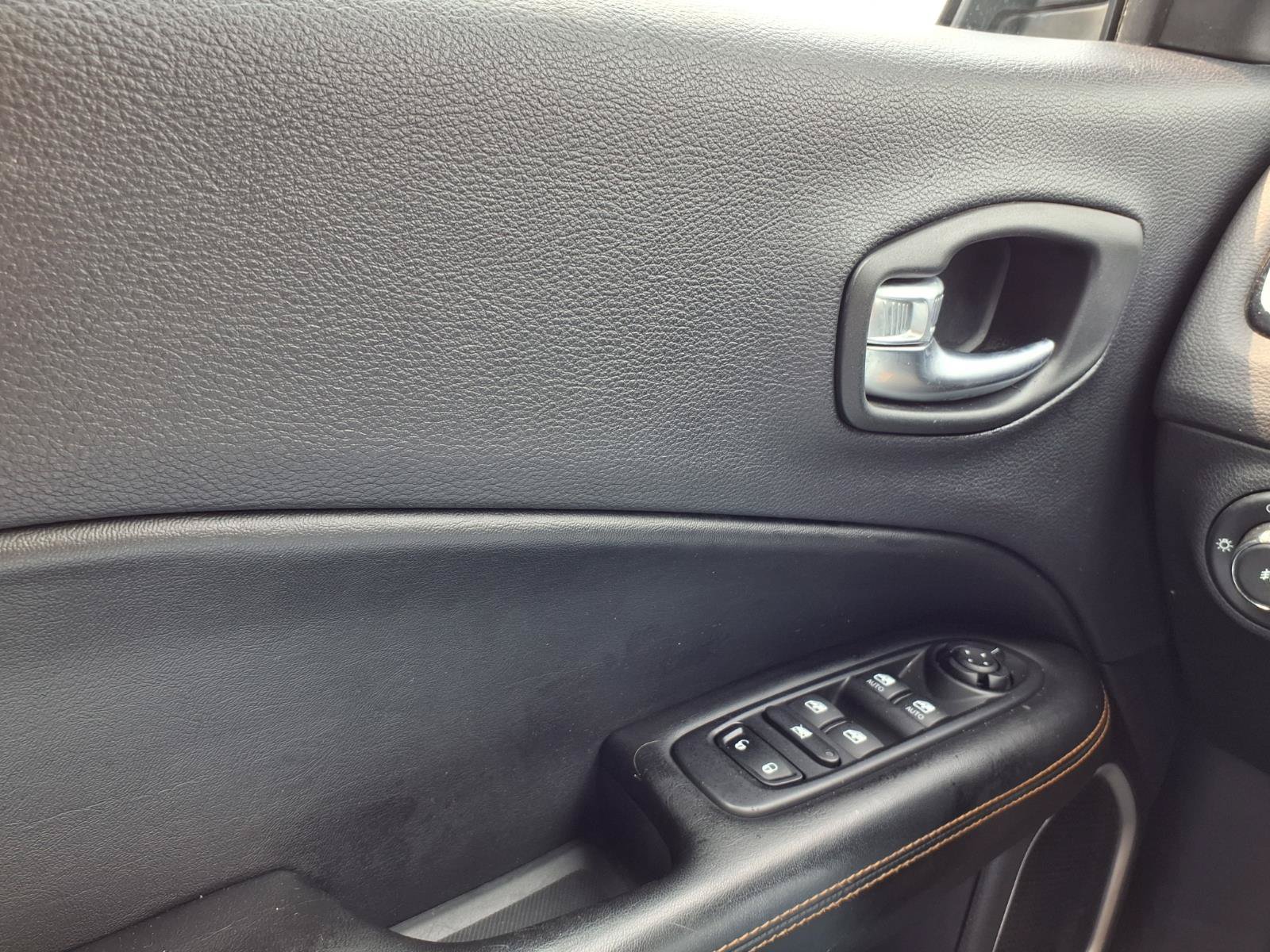 Used 2018 Jeep Compass Limited AWD/4WD image 18