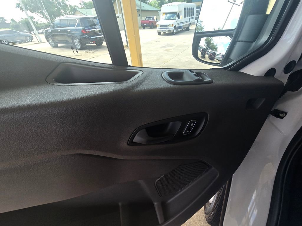 Used 2022 Ford E-Transit Medium Roof RWD image 43