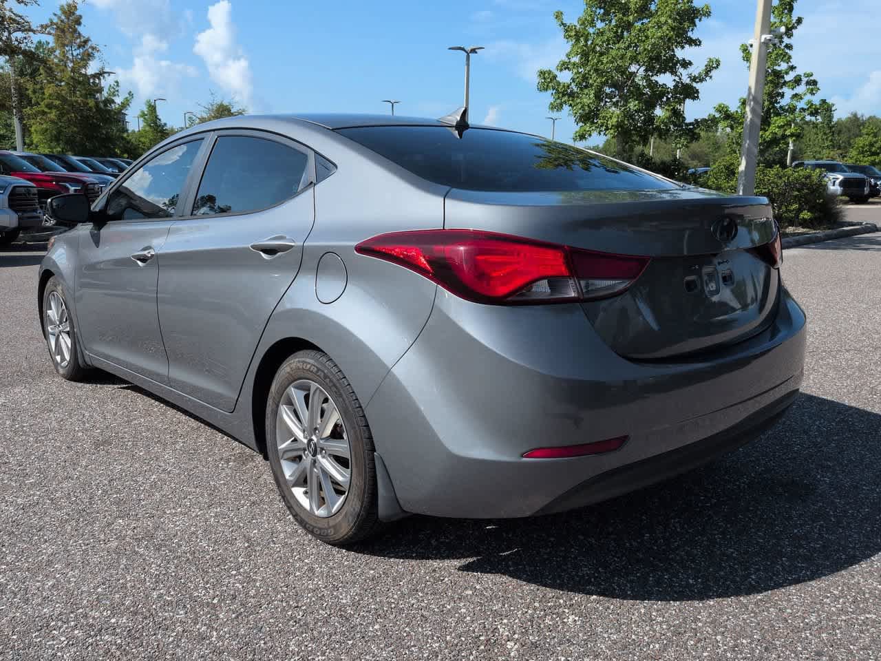 Used 2014 Hyundai Elantra SE w/ Option Group 02 FWD image 4