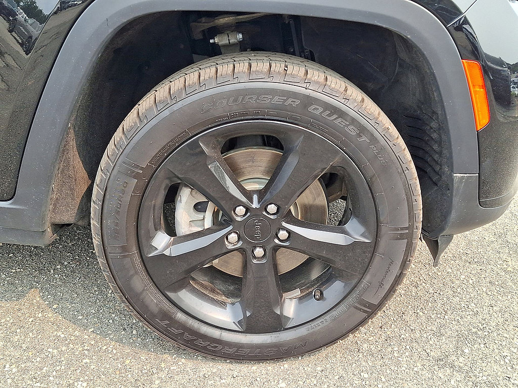 Certified 2023 Jeep Grand Cherokee L Limited w/ Black Appearance Package AWD/4WD image 33