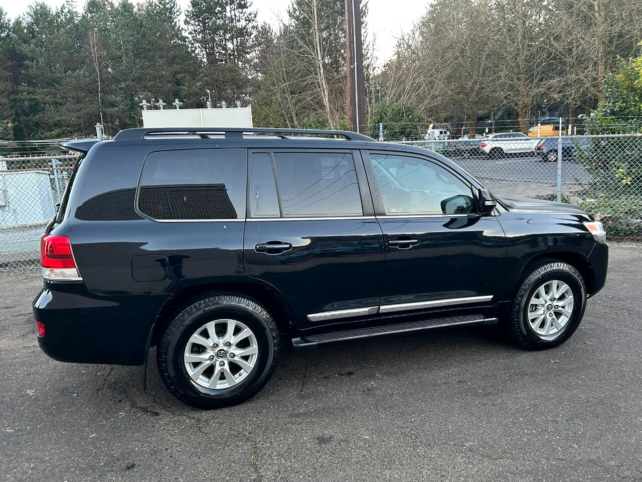 Used 2016 Toyota Land Cruiser image 4