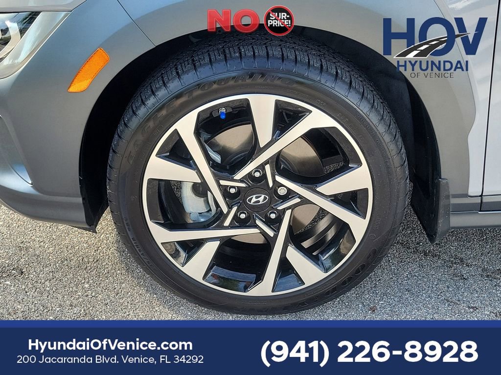 Certified 2022 Hyundai Kona Limited FWD image 11