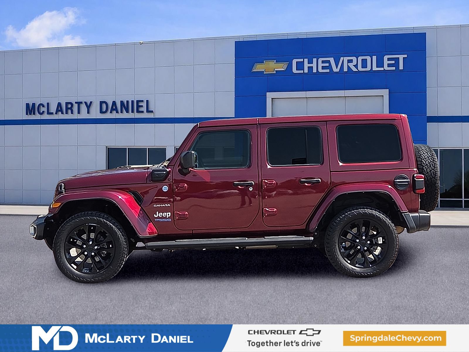 Used 2021 Jeep Wrangler Unlimited Sahara w/ Cold Weather Group AWD/4WD image 3